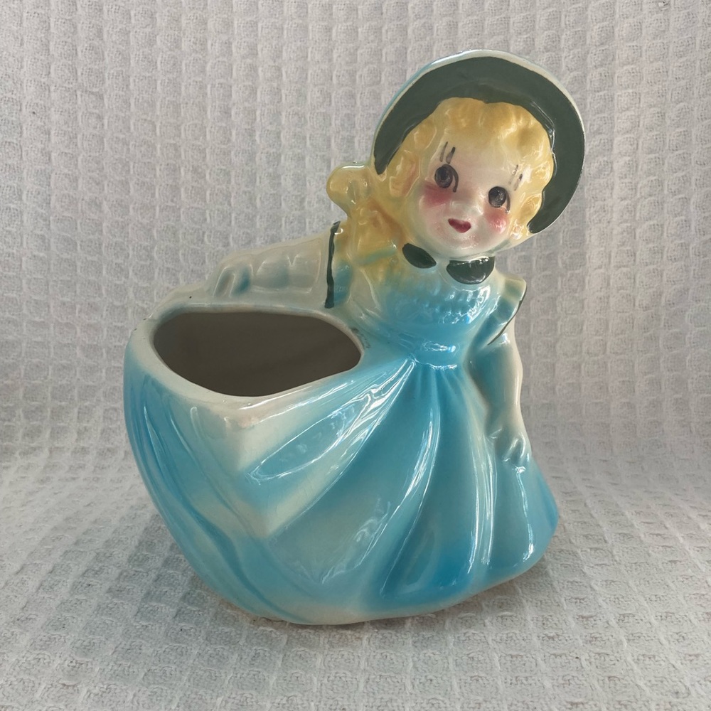 USA Vintage Pottery Girl With A Bonnet Planter